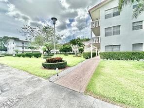 390 Fanshaw J, Boca Raton, FL 33434 photo 2