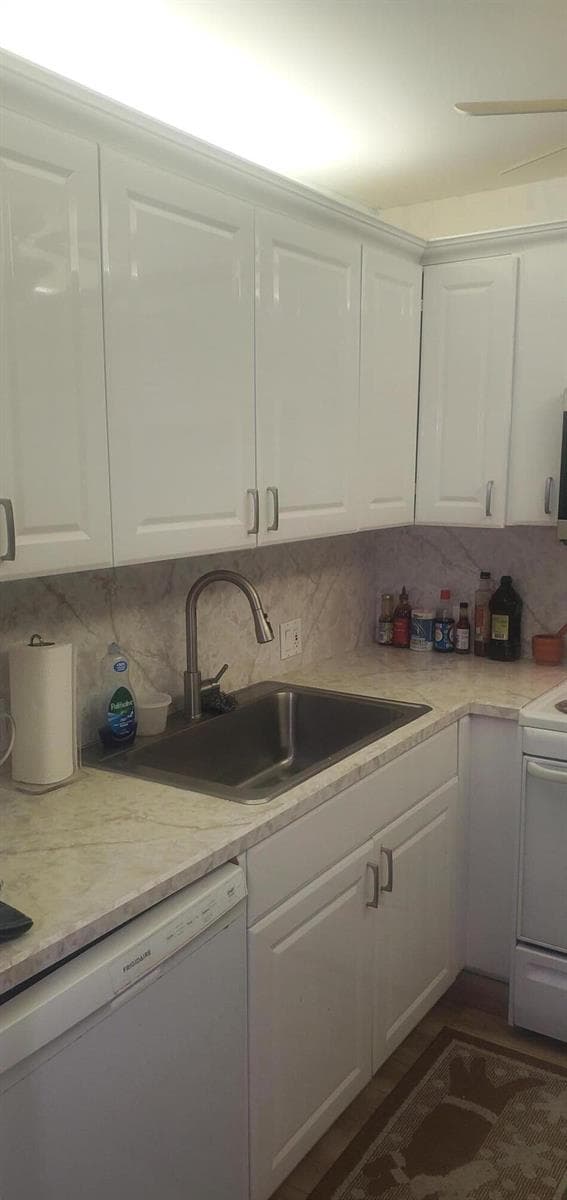390 Fanshaw J, Boca Raton, FL 33434 photo 3