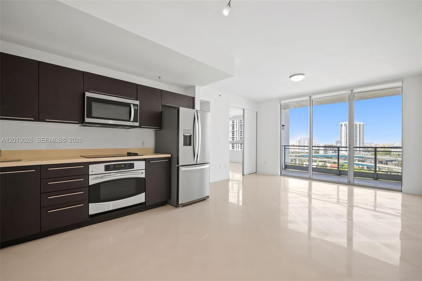 90 SW 3rd St # 1608, Miami, FL 33130 photo 3