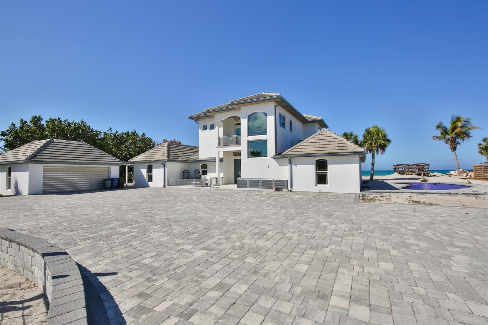 7816 Sanderling Road, Sarasota, FL 34242 photo 2
