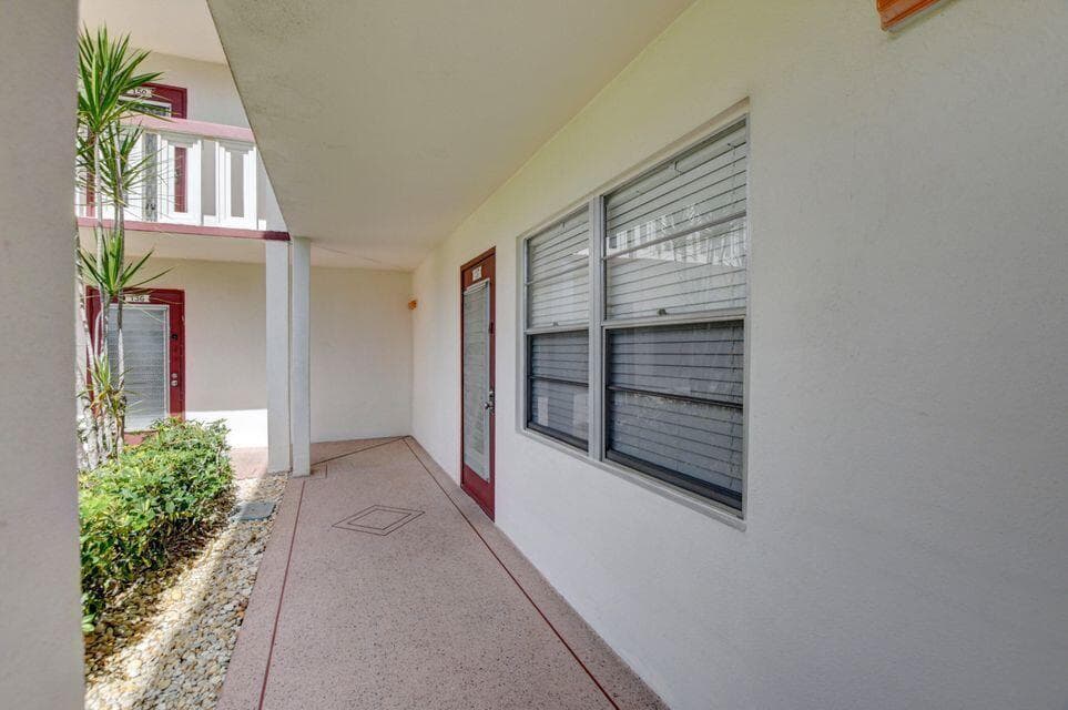 137 Fanshaw D, Boca Raton, FL 33434 photo 3