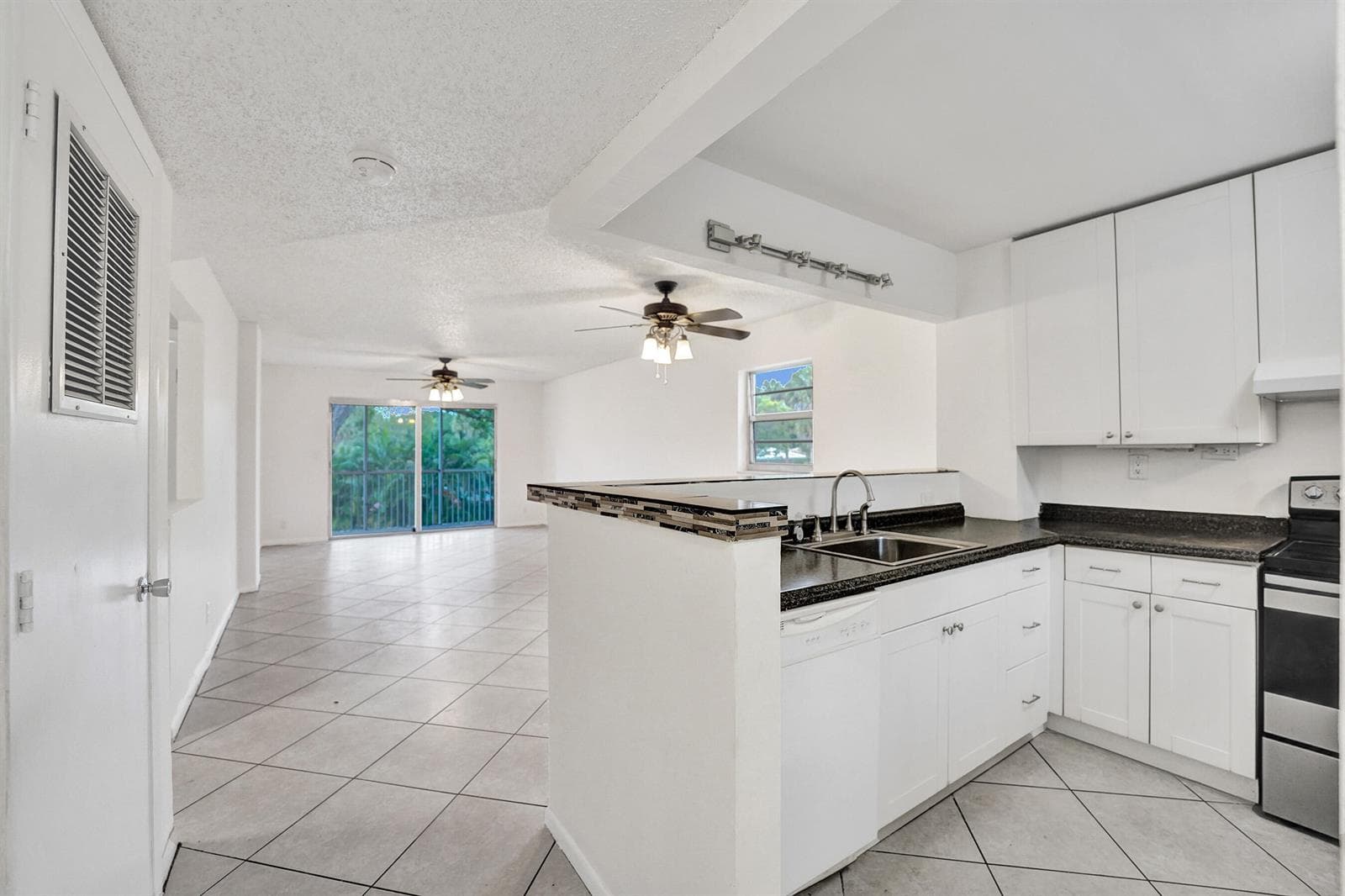 1100 NW 87th Avenue # 208, Coral Springs, FL 33071 photo 2