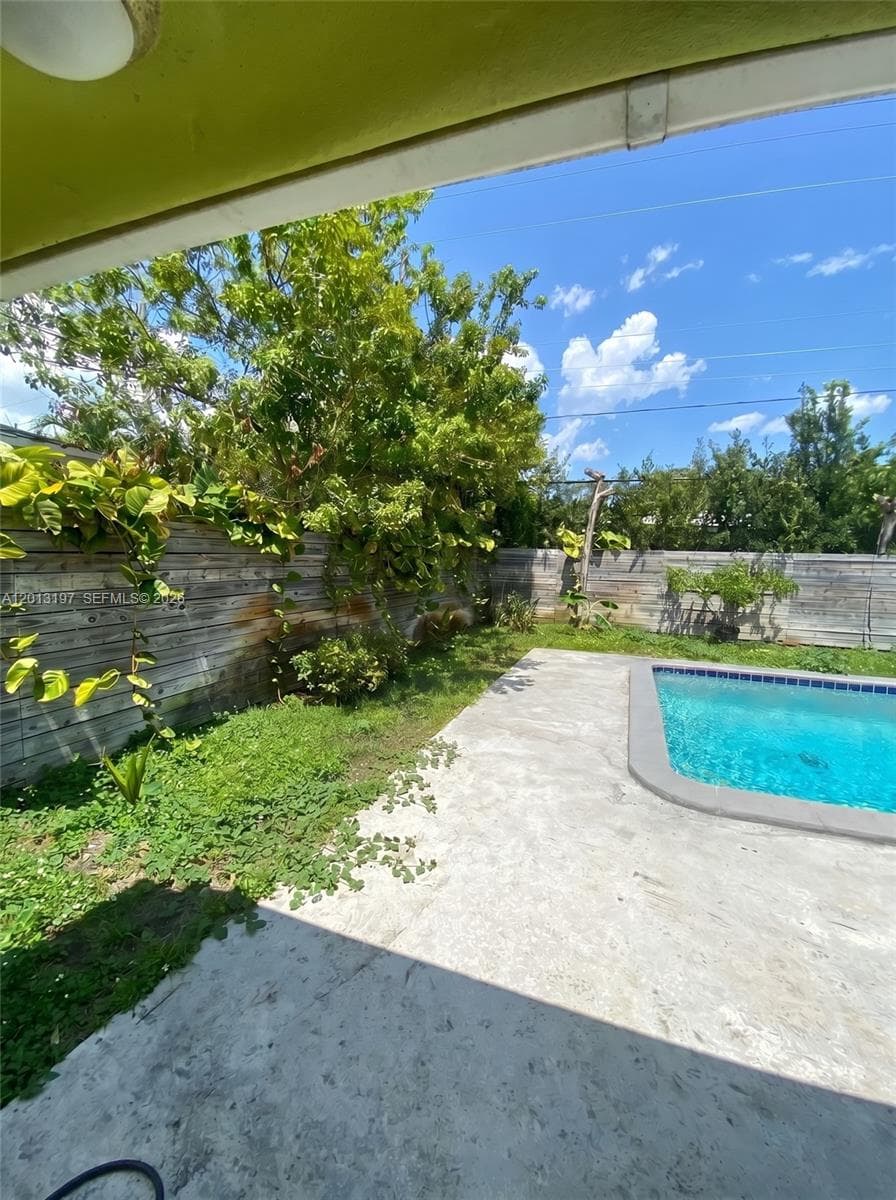 21335 NE 19th Ct, Miami, FL 33179 photo 3
