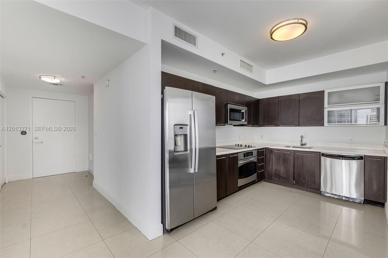 90 SW 3rd St # 2504, Miami, FL 33130 photo 5
