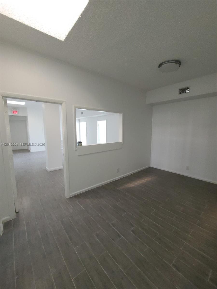 2406 E Oakland Park Blvd, Fort Lauderdale, FL 33306 photo 2
