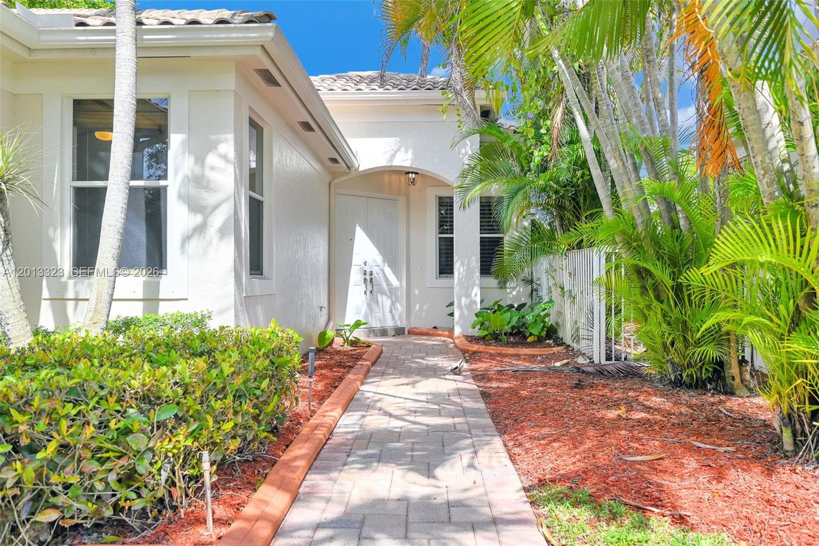 2553 Bay Pointe Drive, Weston, FL 33327 photo 4