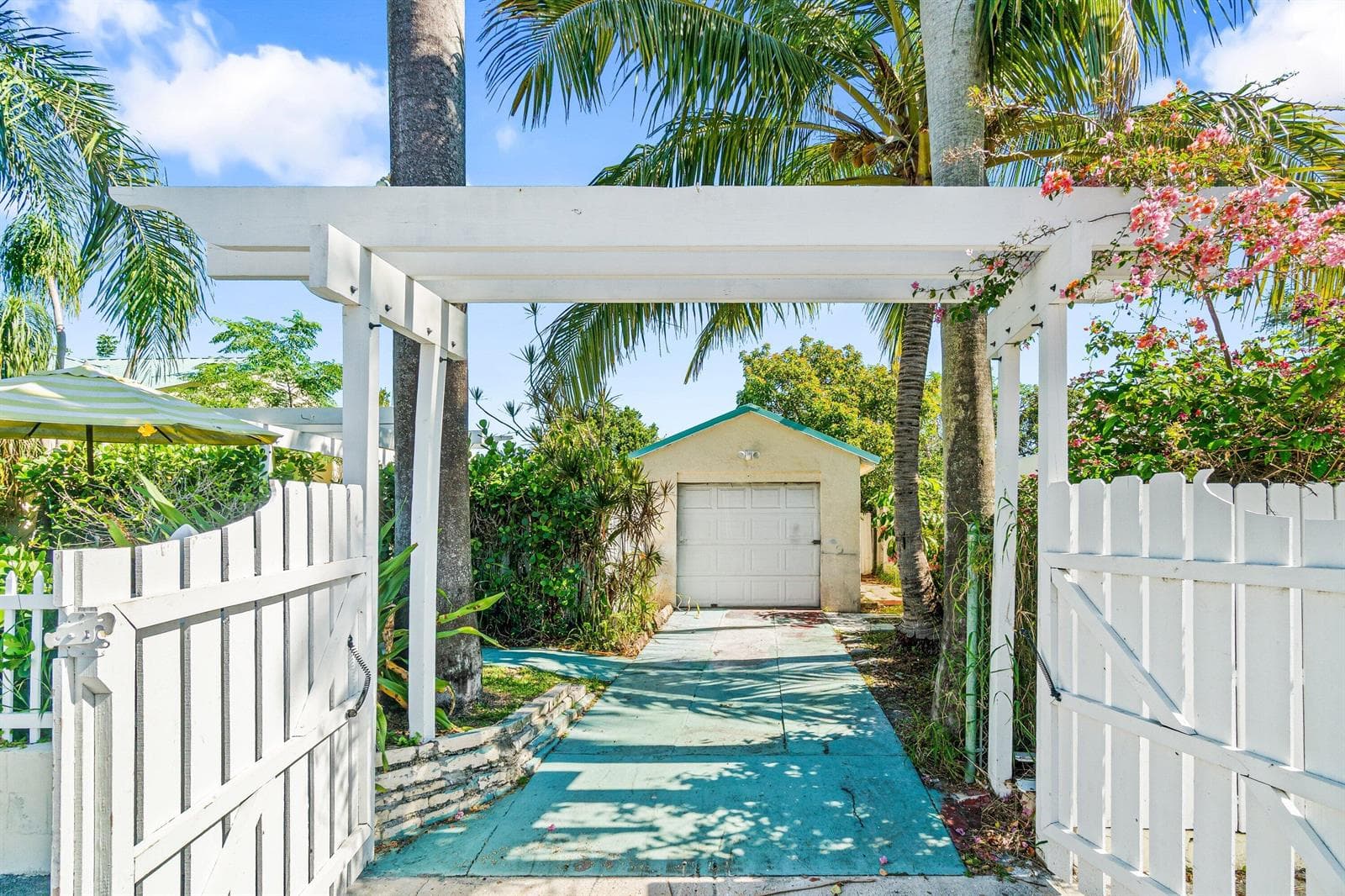 629 Selkirk Street, West Palm Beach, FL 33405 photo 5