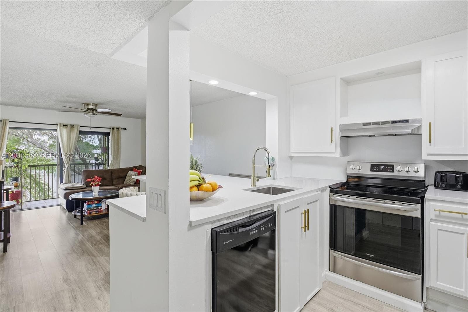 5501 Lakeside Dr # 204, Margate, FL 33063 photo 2