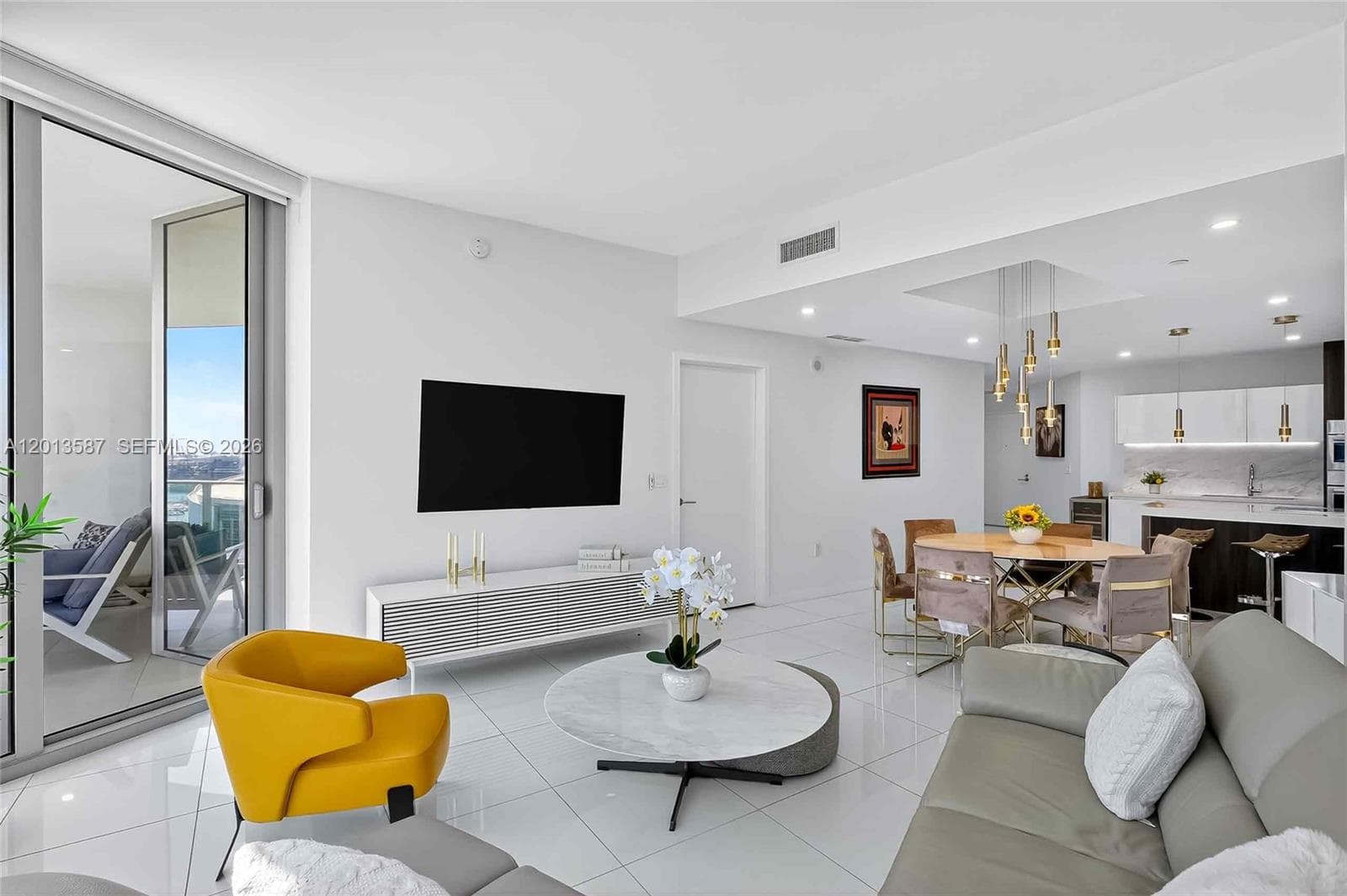 851 NE 1st Ave # 1603, Miami, FL 33132 photo 4