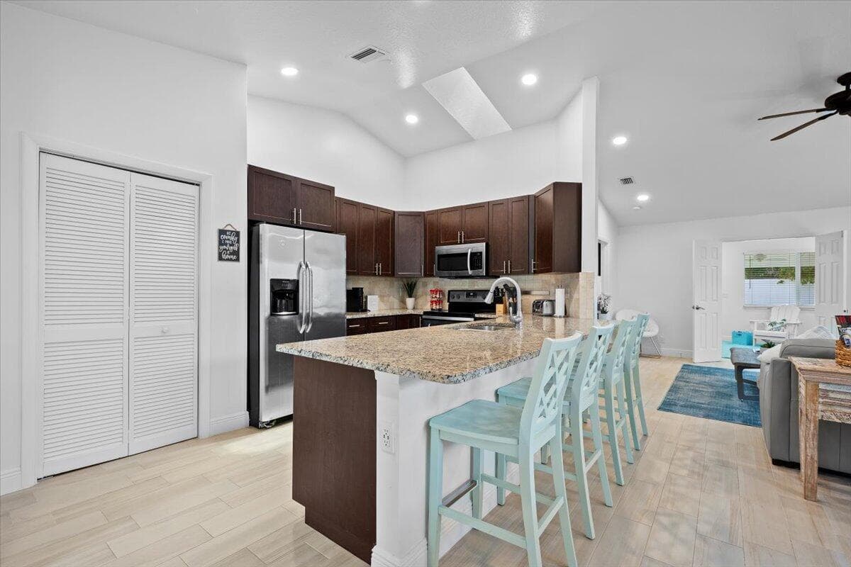 6075 Francis Street, Jupiter, FL 33458 photo 3