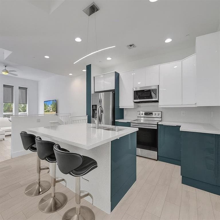 703 SE 16th Court, Fort Lauderdale, FL 33316 photo 5
