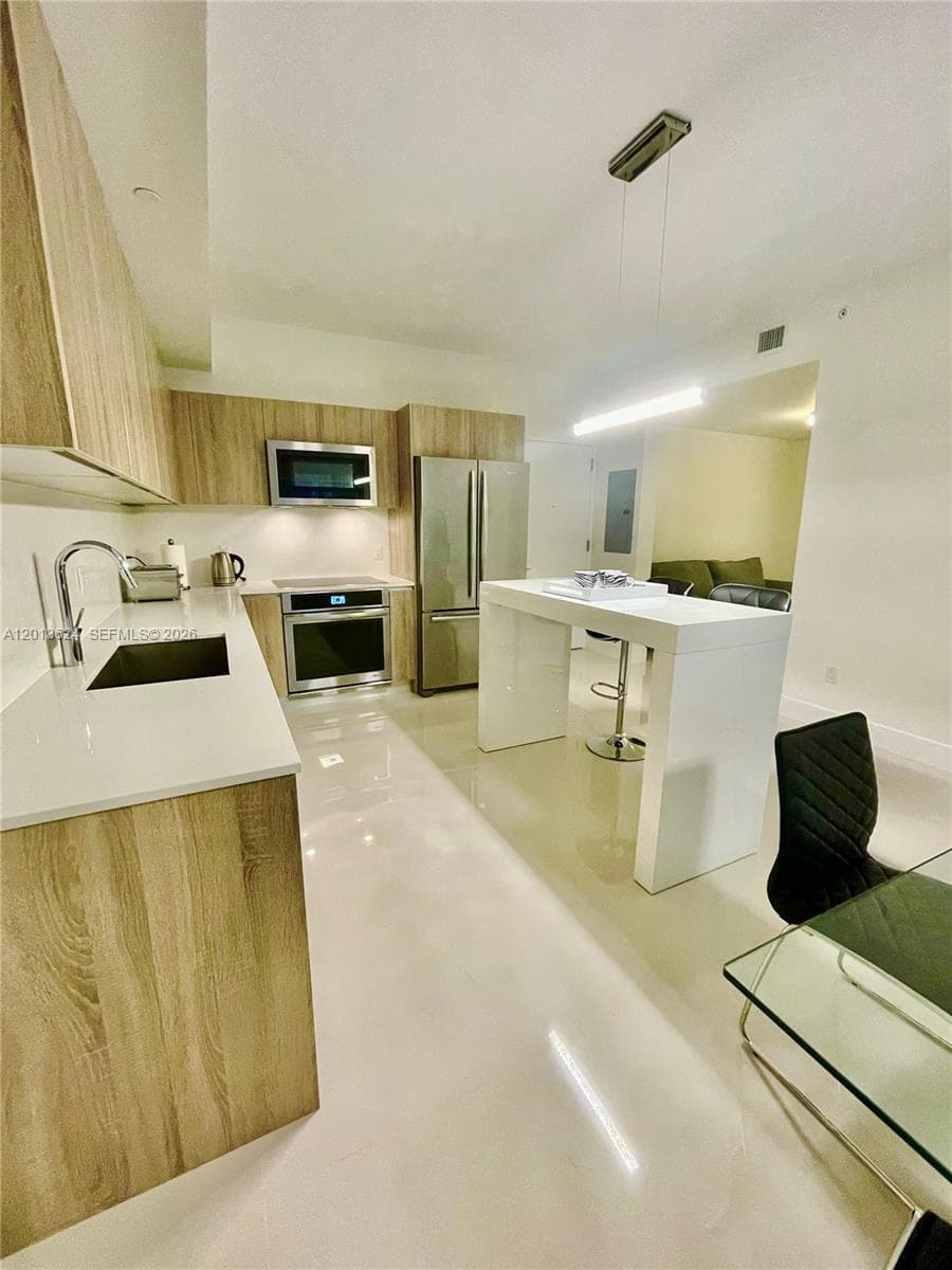 2960 NE 207th # 707, Aventura, FL 33180 photo 3