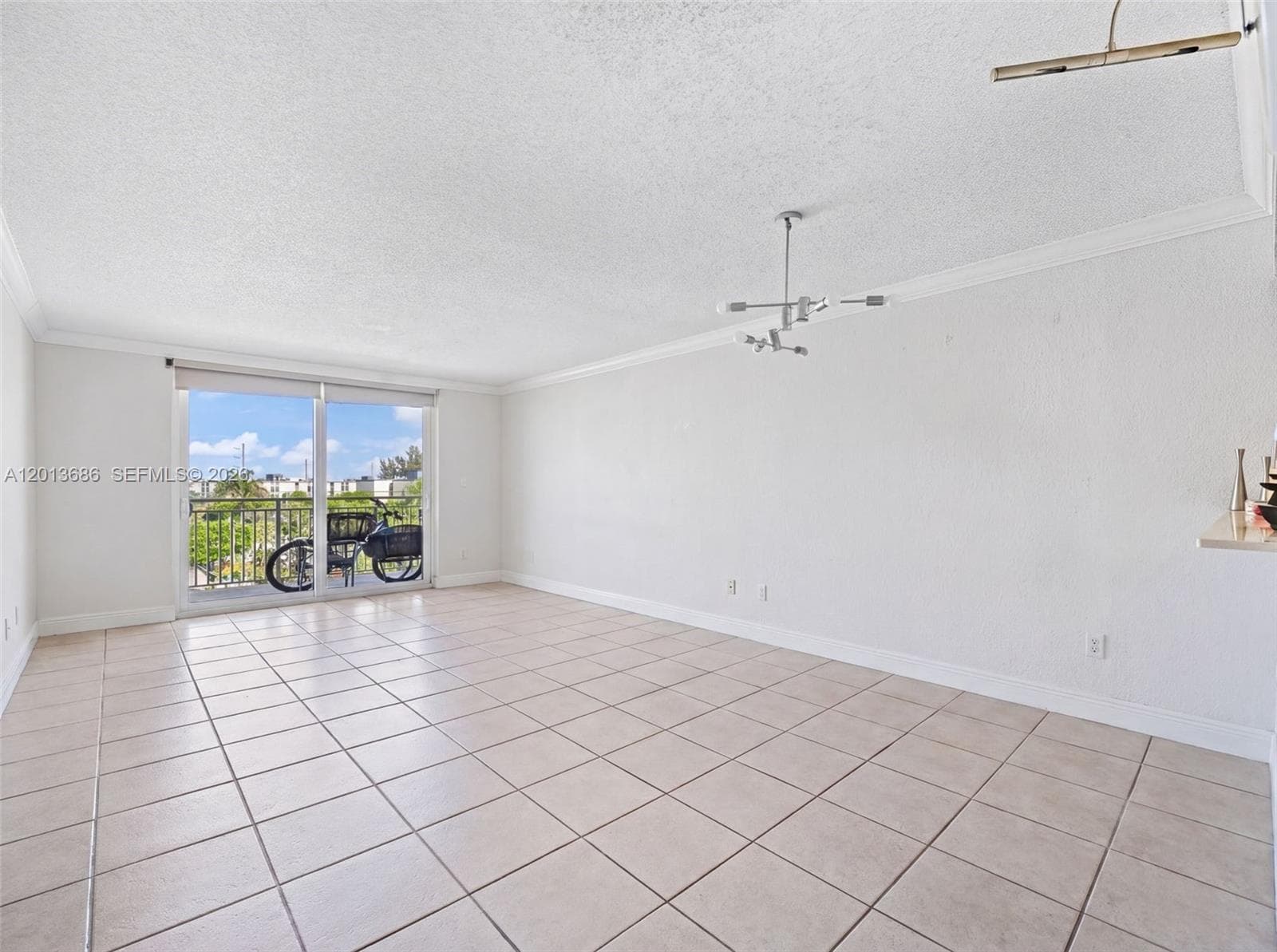 6950 Miami Gardens Dr # 2-506, Hialeah, FL 33015 photo 4