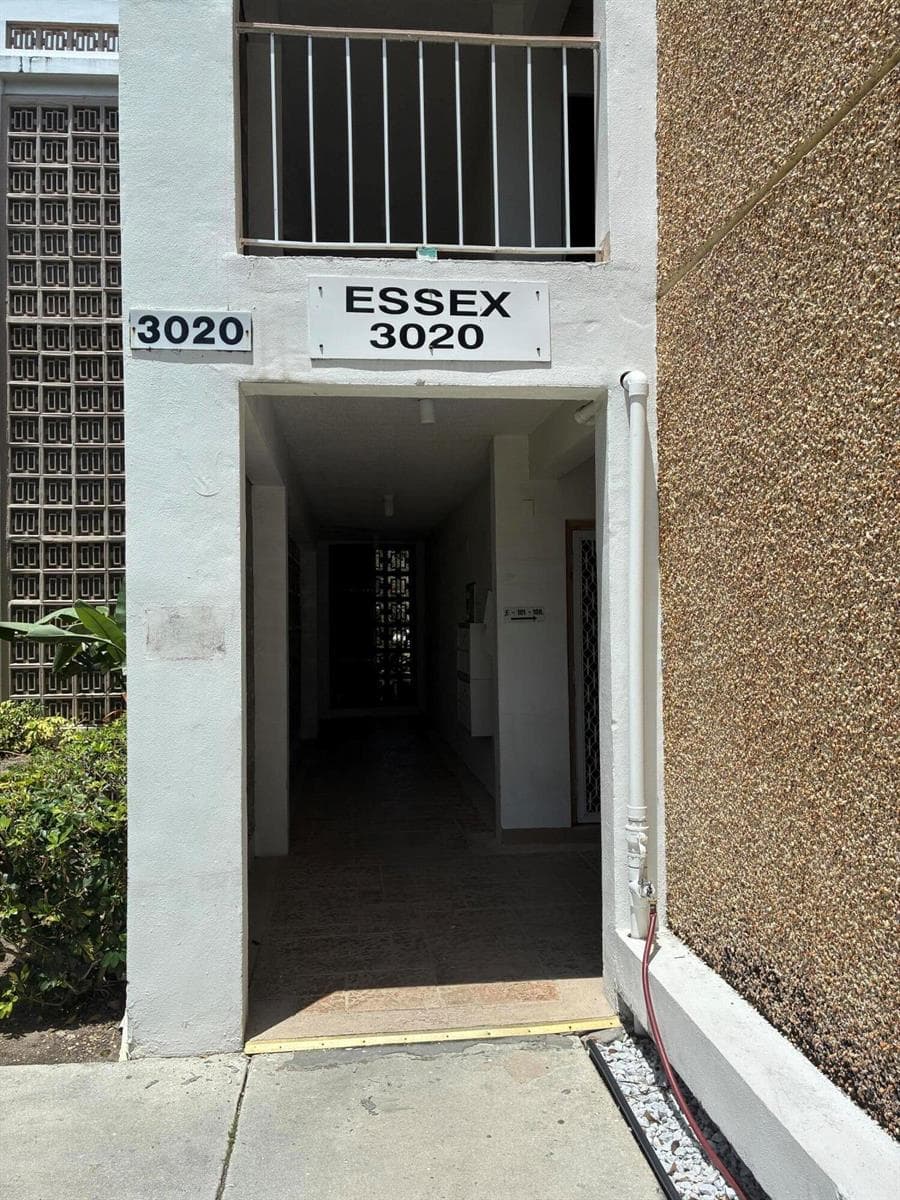 3020 NE 16th Avenue # 102, Oakland Park, FL 33334