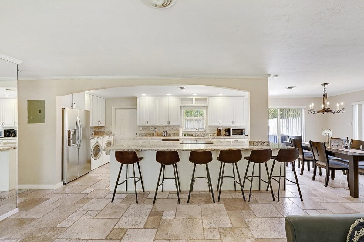 332 NW 26th Court, Wilton Manors, FL 33311 photo 3
