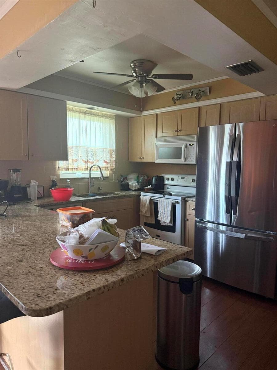 1410 NE 14th Terrace, Cape Coral, FL 33909 photo 5