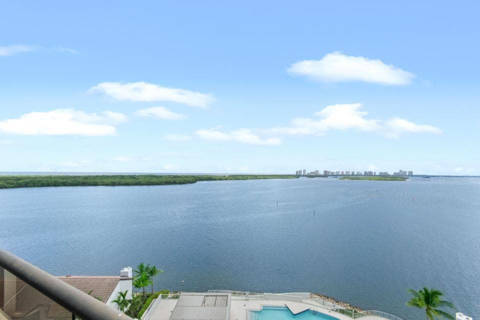 100 Lakeshore Drive # 957, North Palm Beach, FL 33408