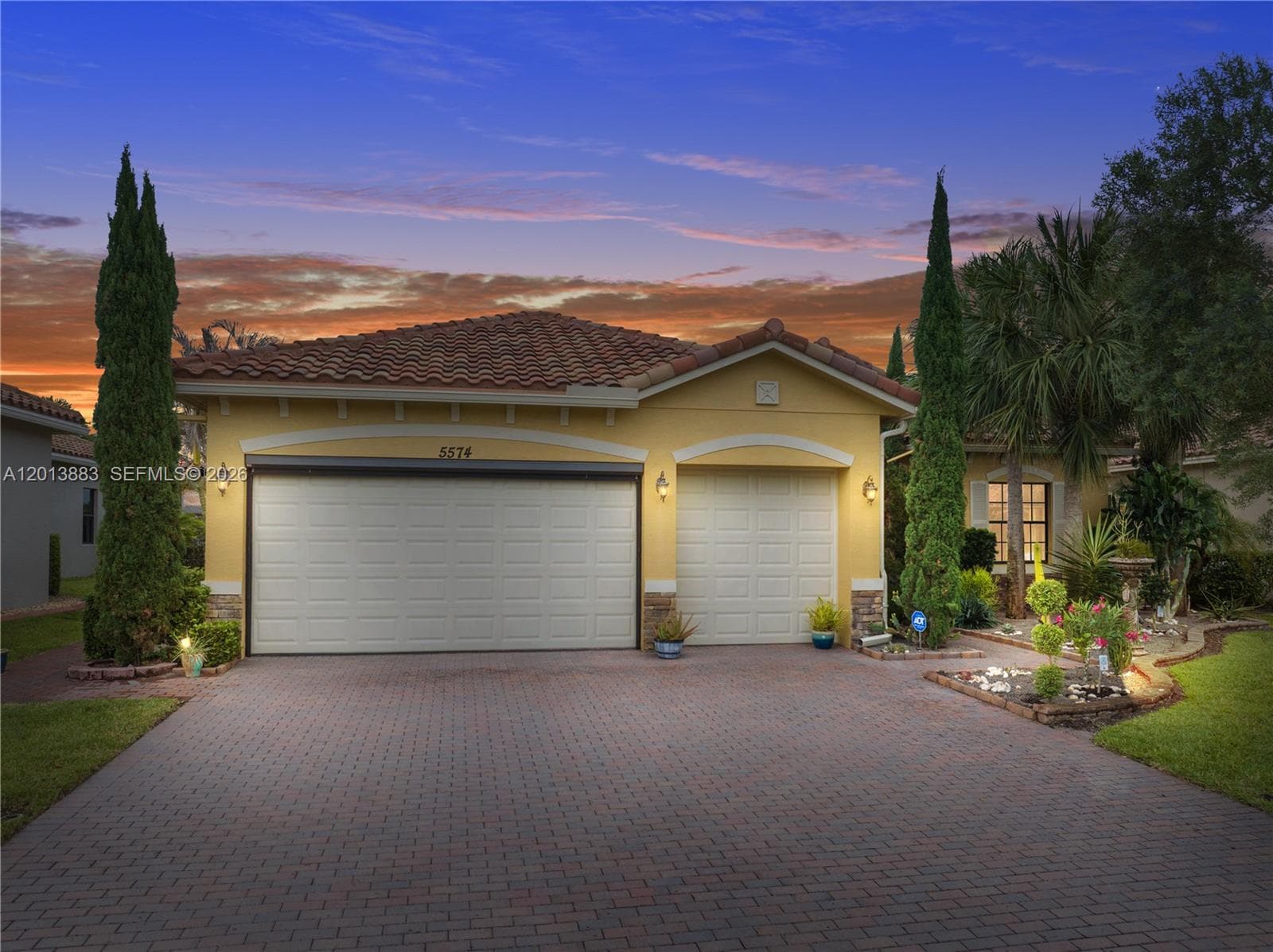 5574 49th Ave, Vero Beach, FL 32967 photo 2