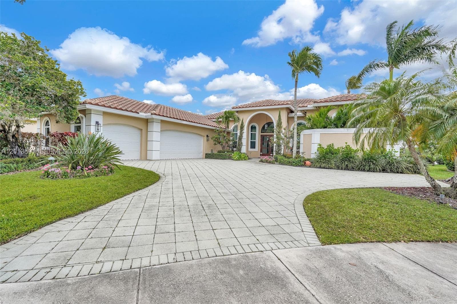 2715 Edgewater Court, Weston, FL 33332 photo 2
