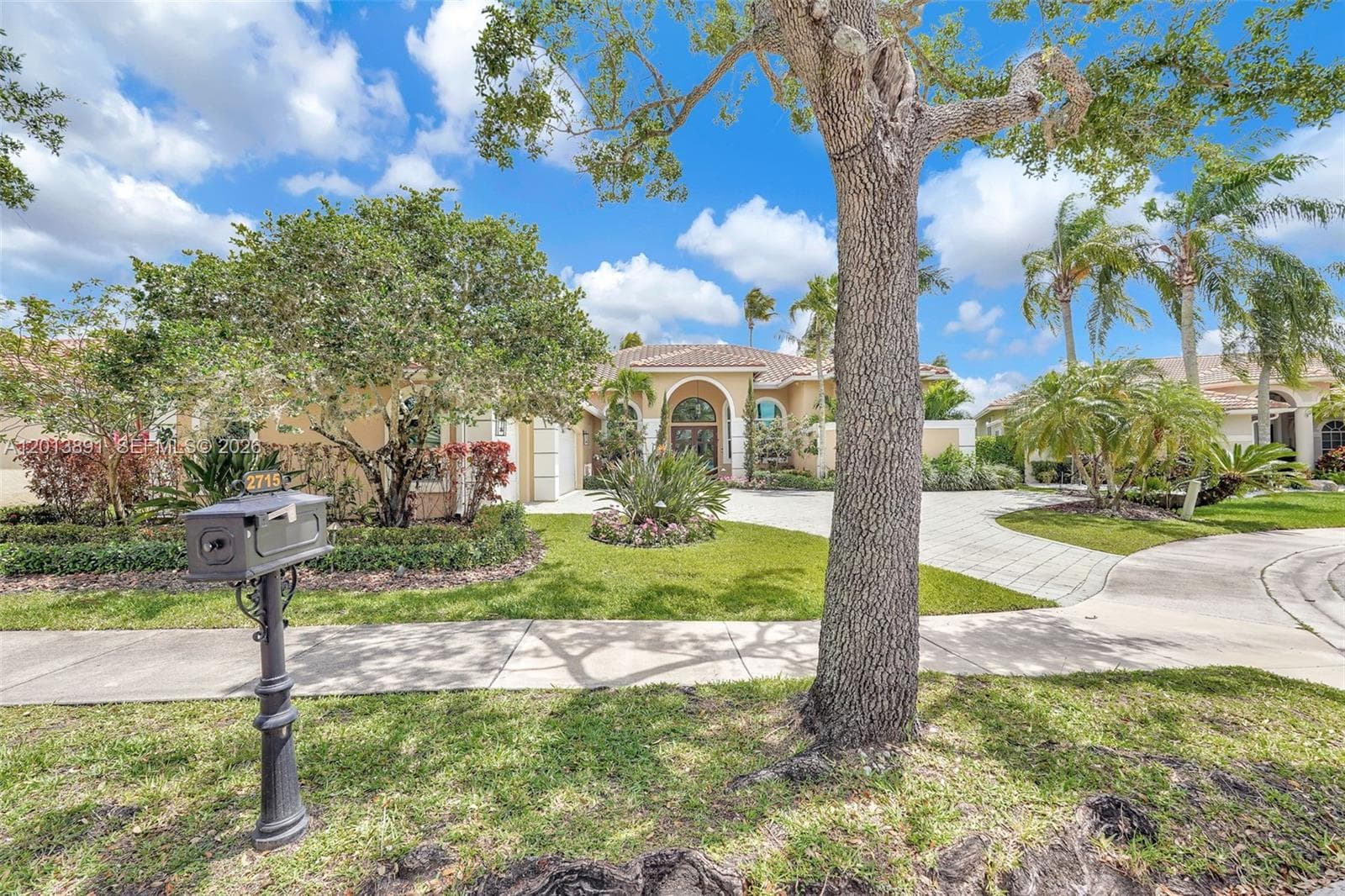 2715 Edgewater Court, Weston, FL 33332 photo 4