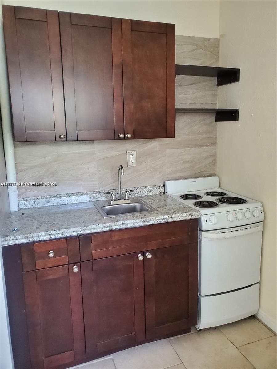 5411 Ravenswood Rd # 7a, Dania Beach, FL 33312