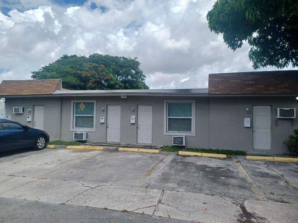 24 SW 13th Street # 1-5, Dania Beach, FL 33004