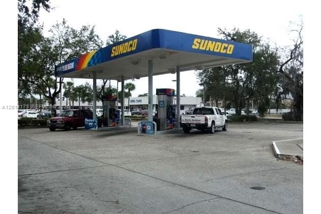 895 N Nova, Daytona, FL 32117