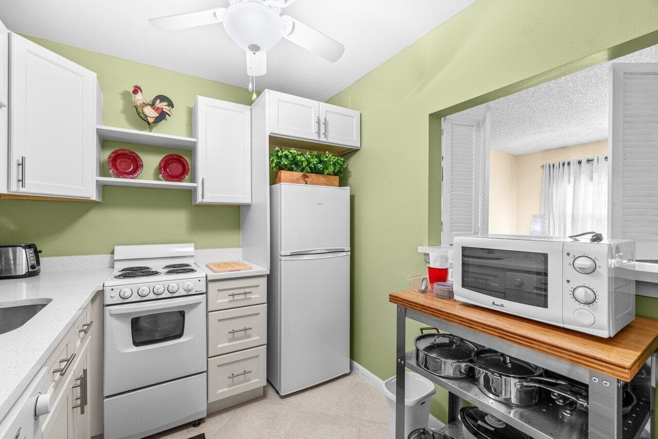 68 Suffolk B # 68, Boca Raton, FL 33434 photo 4