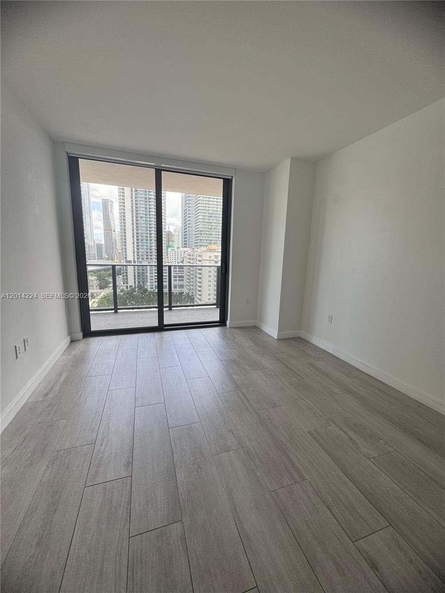 45 SW 9th St # 1104, Miami, FL 33130 photo 5