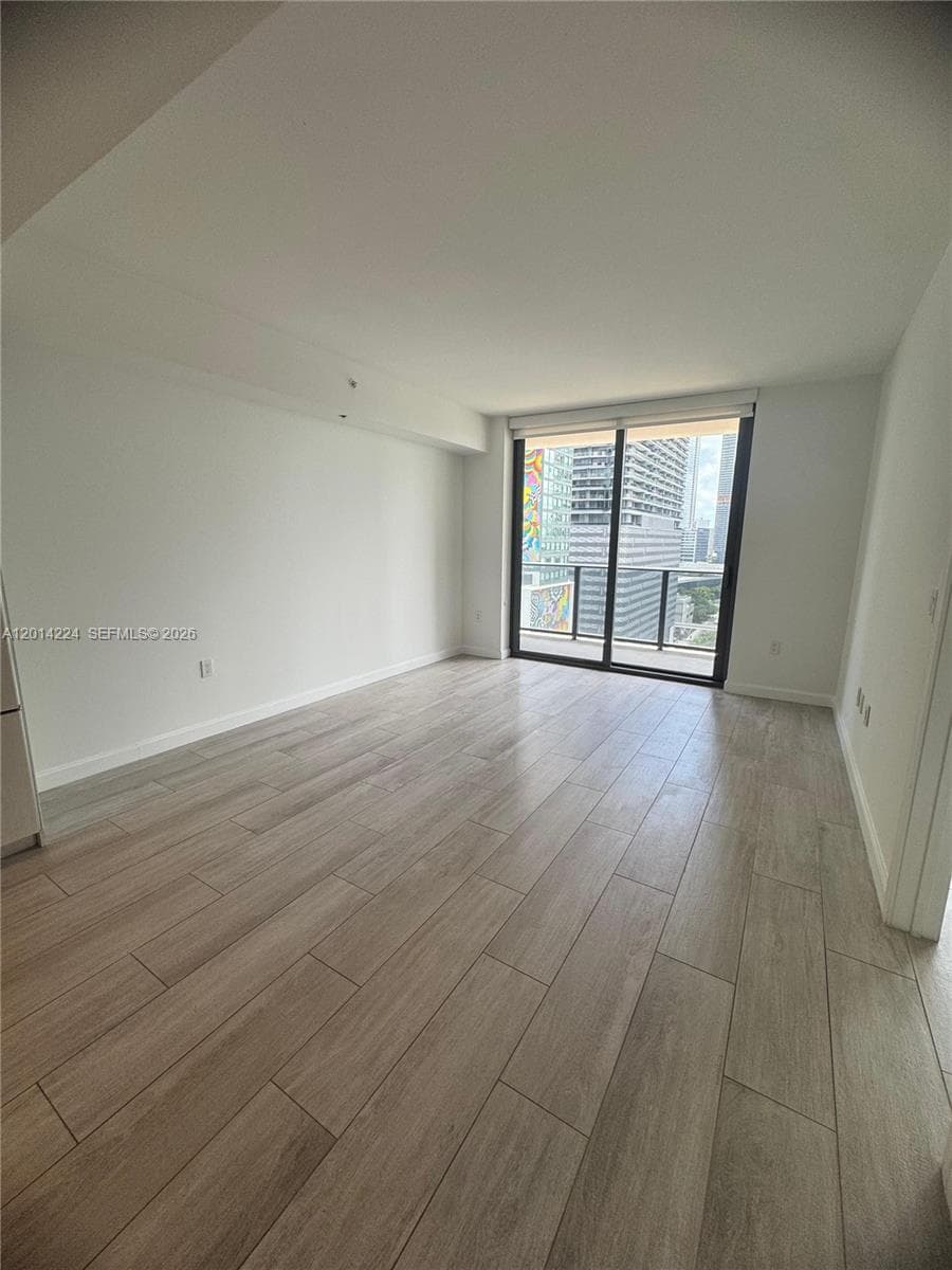 45 SW 9th St # 1104, Miami, FL 33130 photo 4