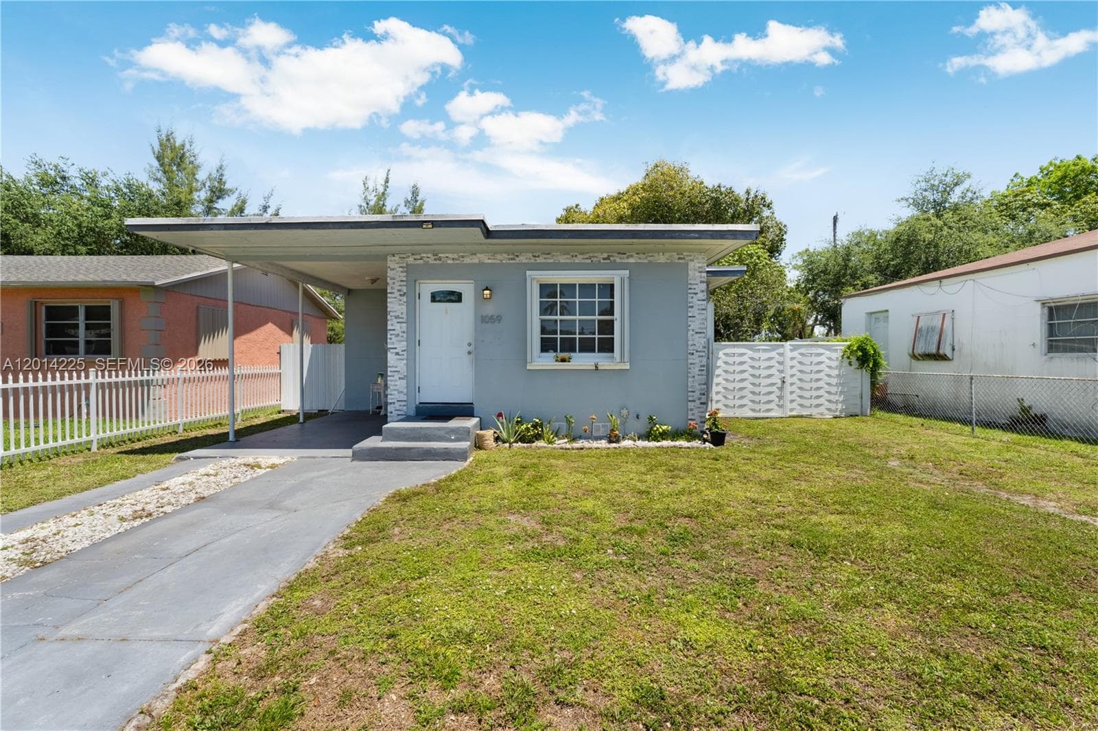 1059 NW 77th St, Miami, FL 33150 photo 2