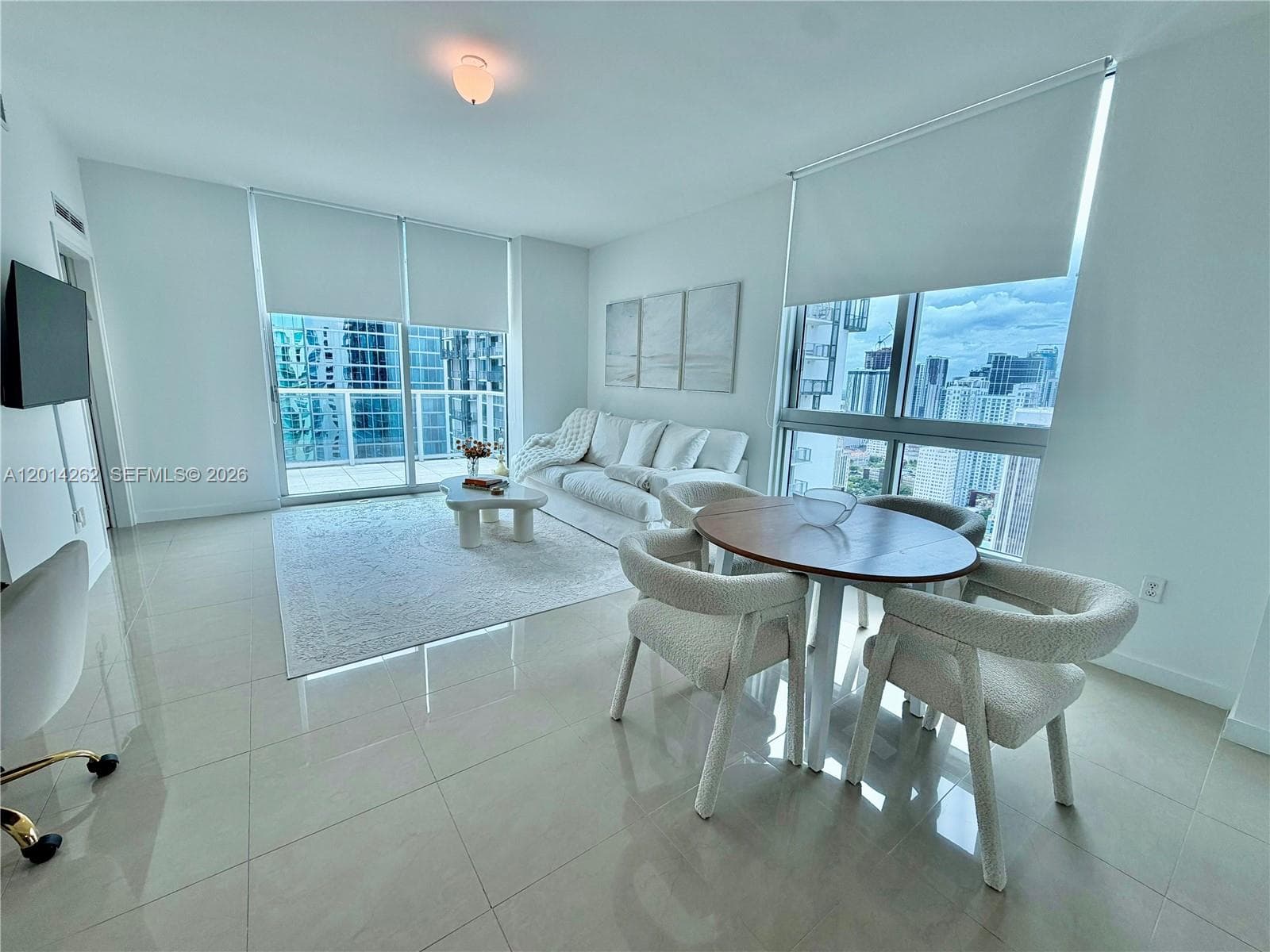 300 S Biscayne Blvd # T-3701, Miami, FL 33131 photo 2