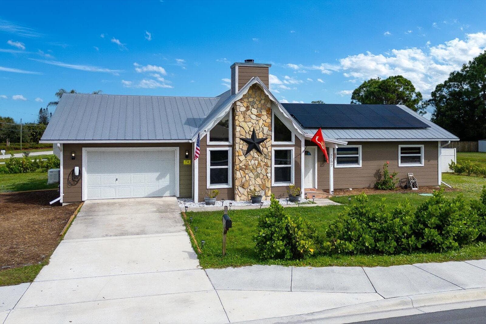 1297 SE Floresta Drive, Port St. Lucie, FL 34983 photo 2