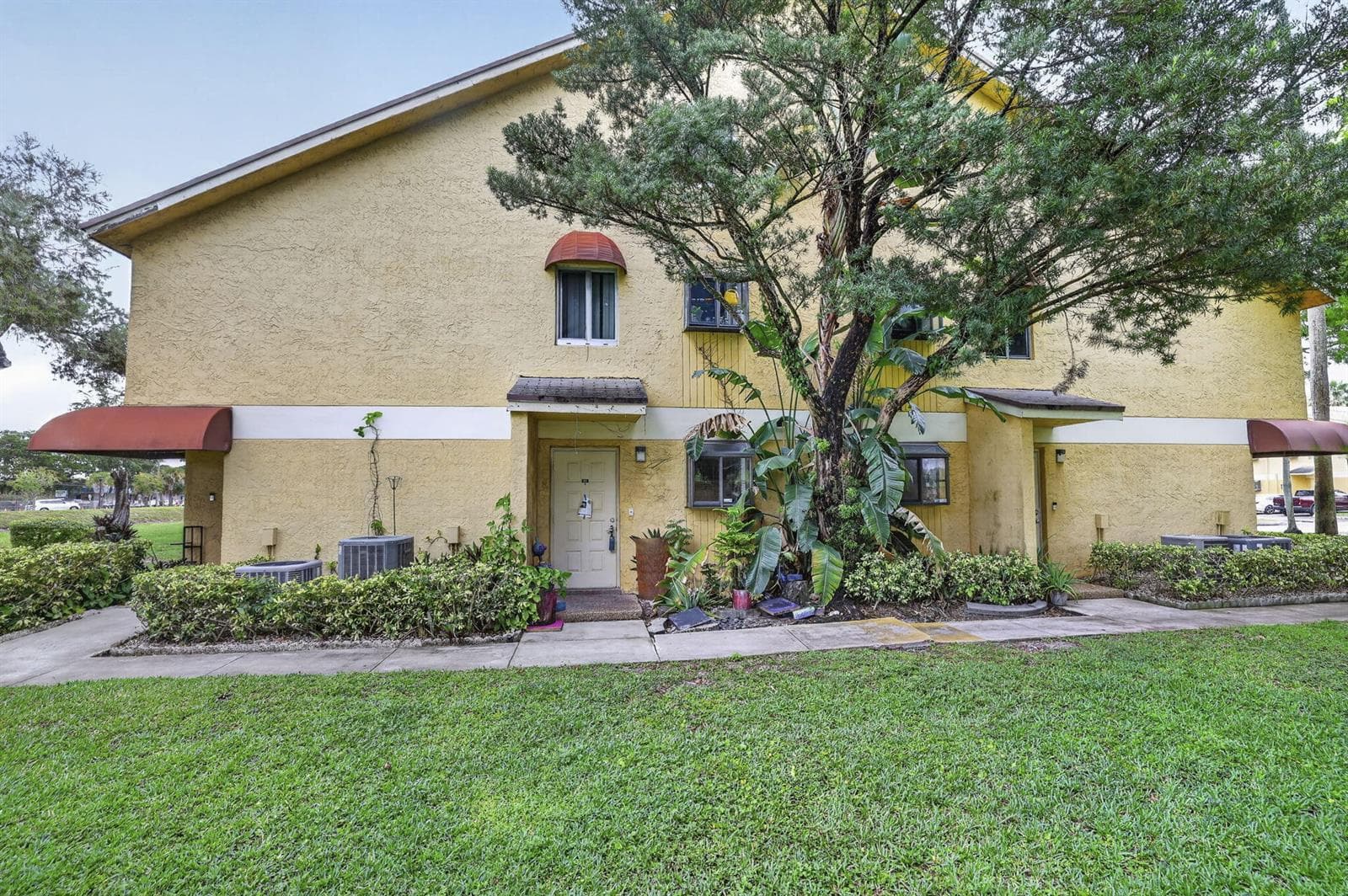 3041 N Oakland Forest Drive # 103, Oakland Park, FL 33309 photo 2