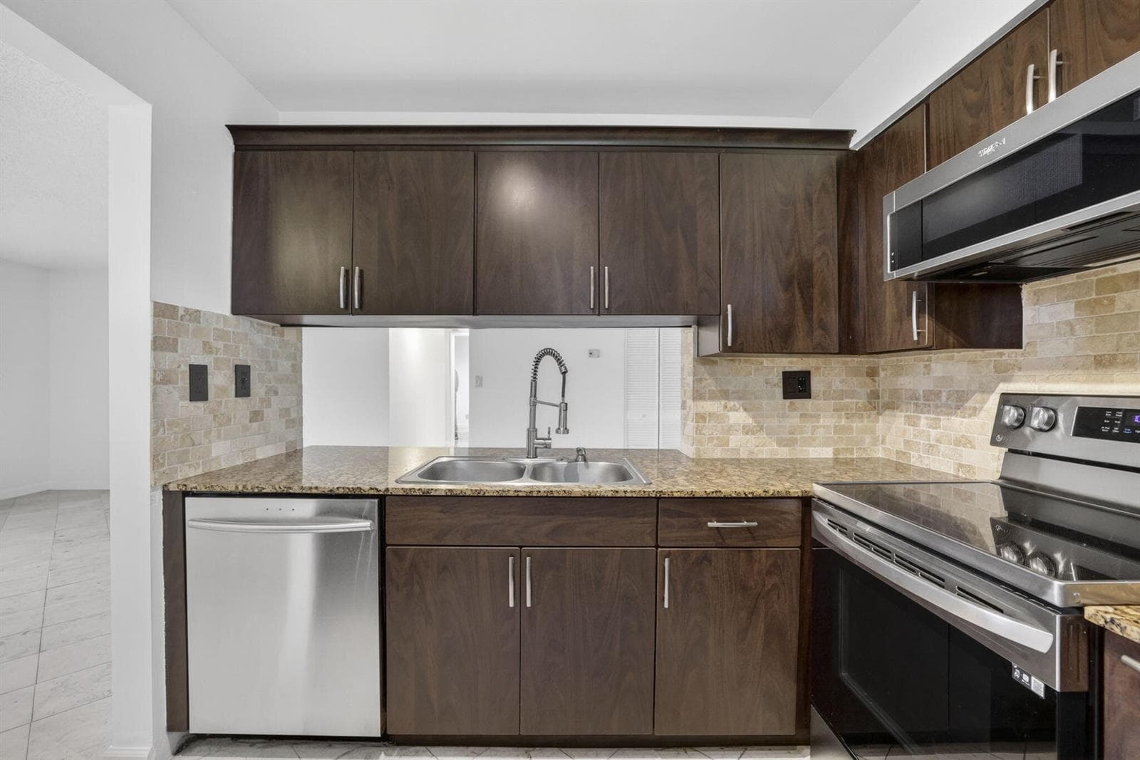 3041 N Oakland Forest Drive # 103, Oakland Park, FL 33309 photo 4