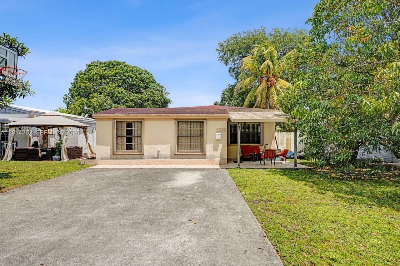 1379 NE 177th St, North Miami Beach, FL 33162 photo 4