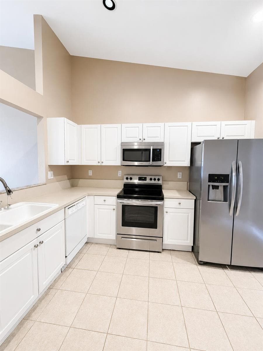 2401 E Aragon Boulevard # 5, Sunrise, FL 33313 photo 2