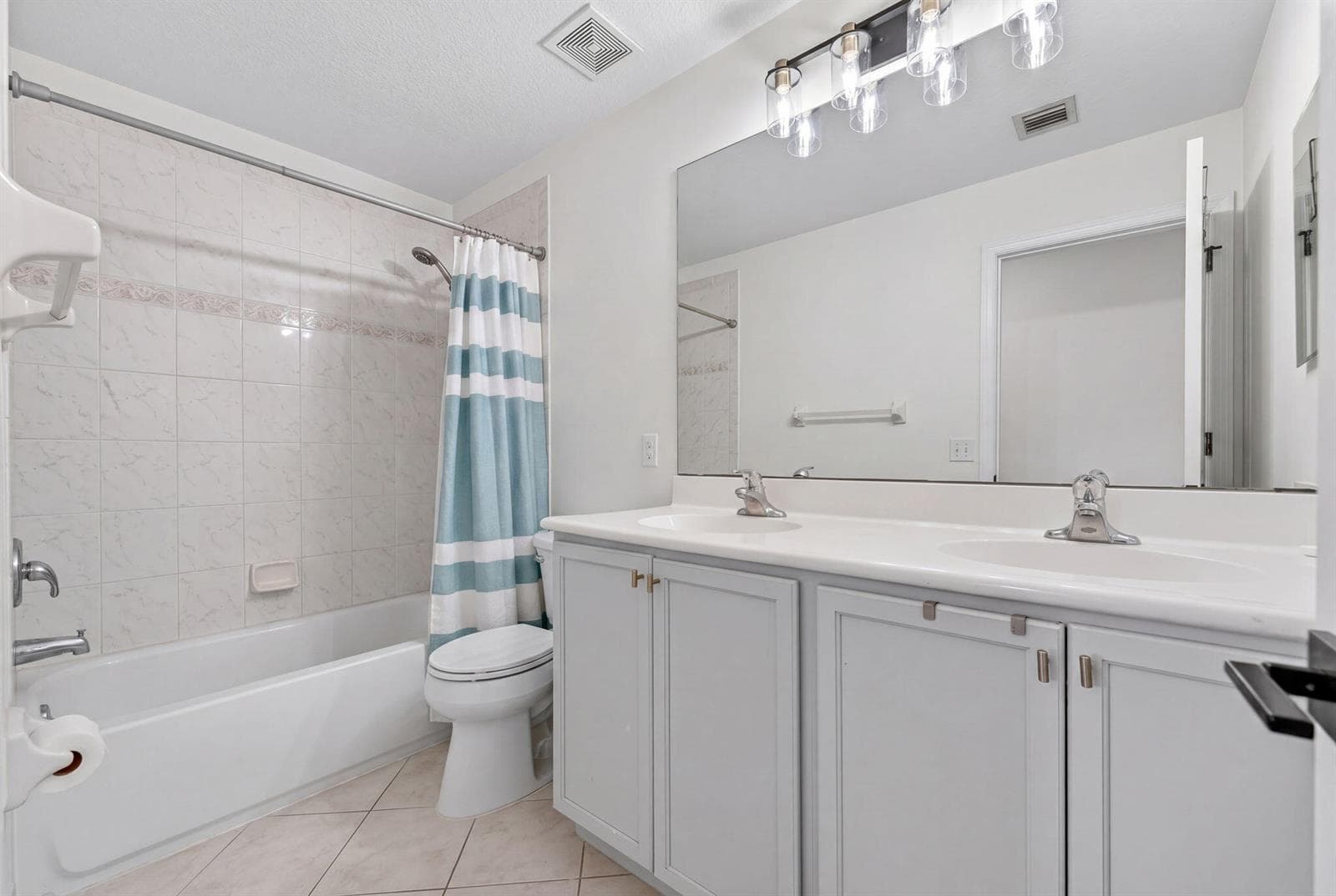 5951 Manchester Way, Tamarac, FL 33321 photo 5
