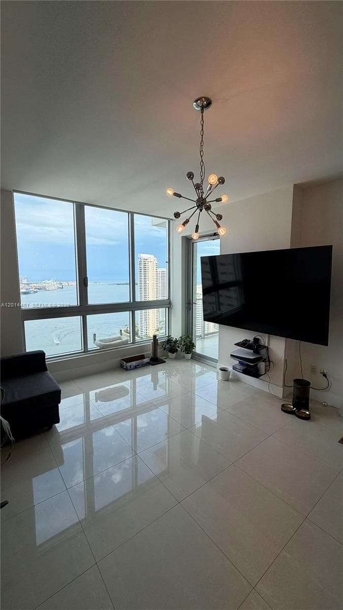300 S Biscayne Blvd # T-3212, Miami, FL 33131 photo 2