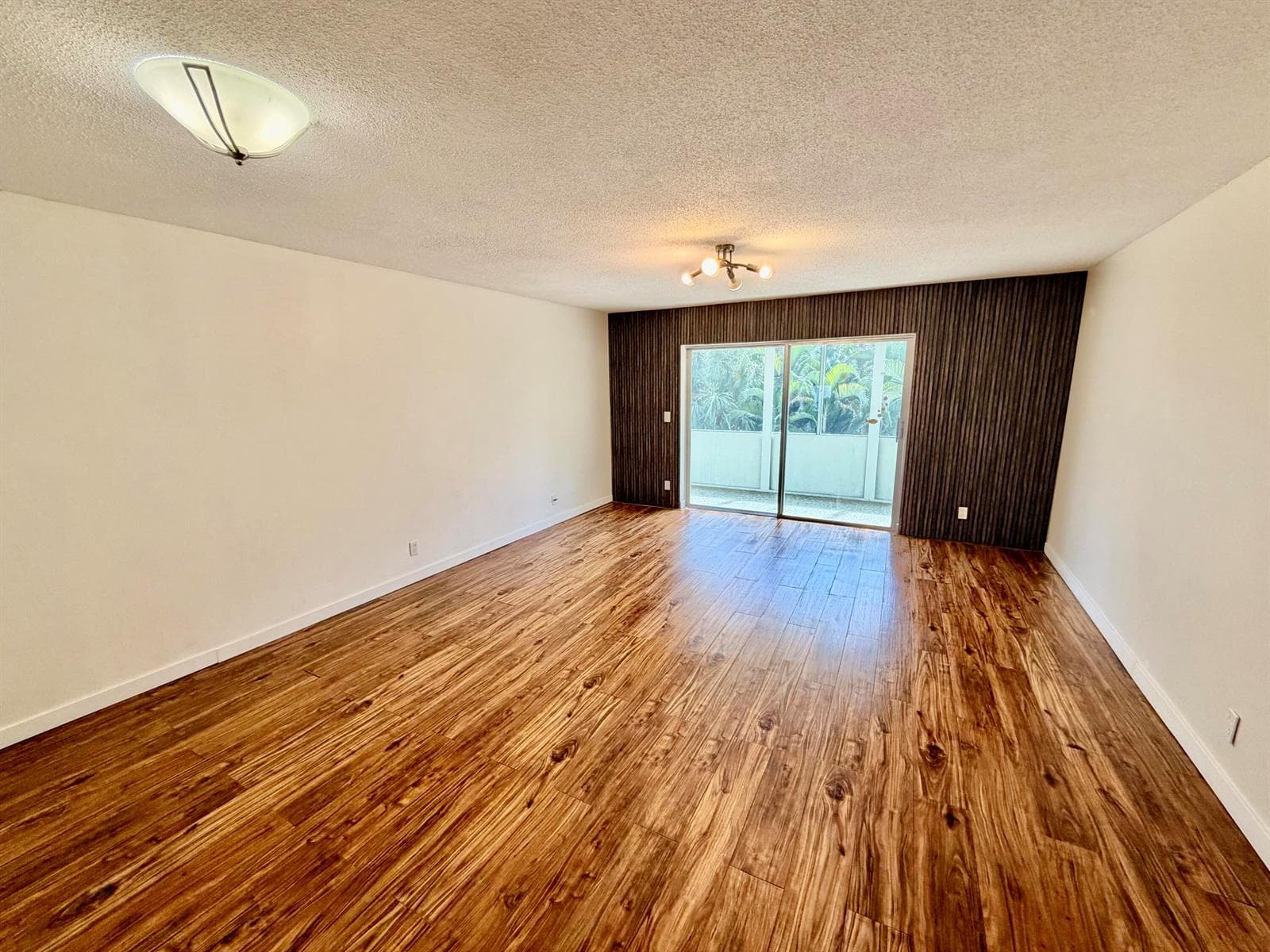 1000 NE 14th Avenue # 304, Hallandale Beach, FL 33009 photo 2