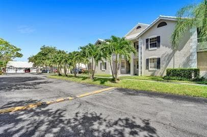 2871 N Oakland Forest Dr # 210, Oakland Park, FL 33309