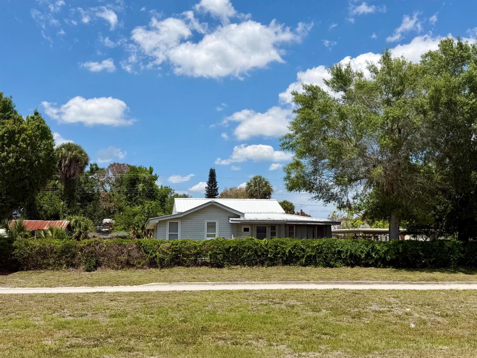 207 SE 4th Street, Okeechobee, FL 34974 photo 3