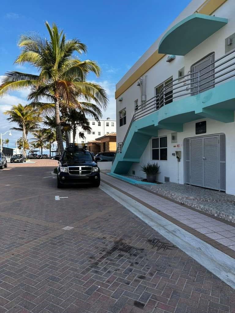 326 Wilson St # 106, Hollywood, FL 33019