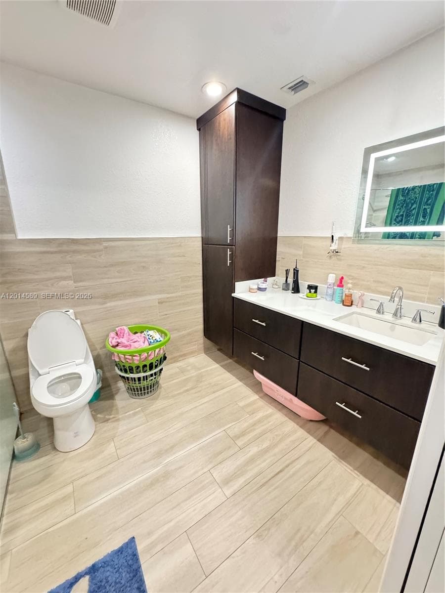 1314 W 77th St, Hialeah, FL 33014 photo 5