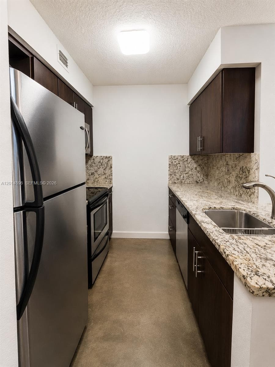 2890 N Oakland Forest Dr # 203, Oakland Park, FL 33309 photo 3