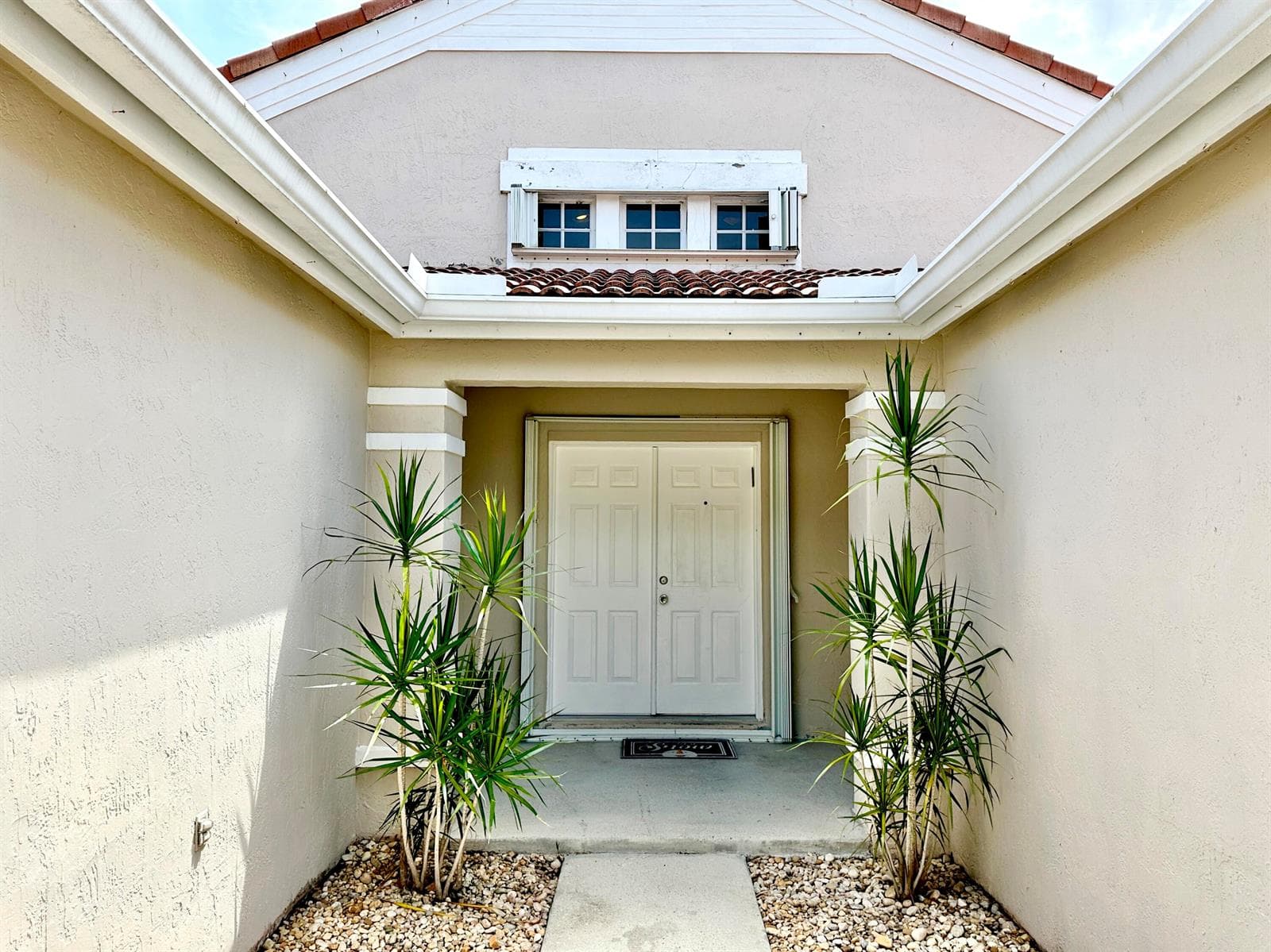 386 Carrington Drive, Weston, FL 33326 photo 2