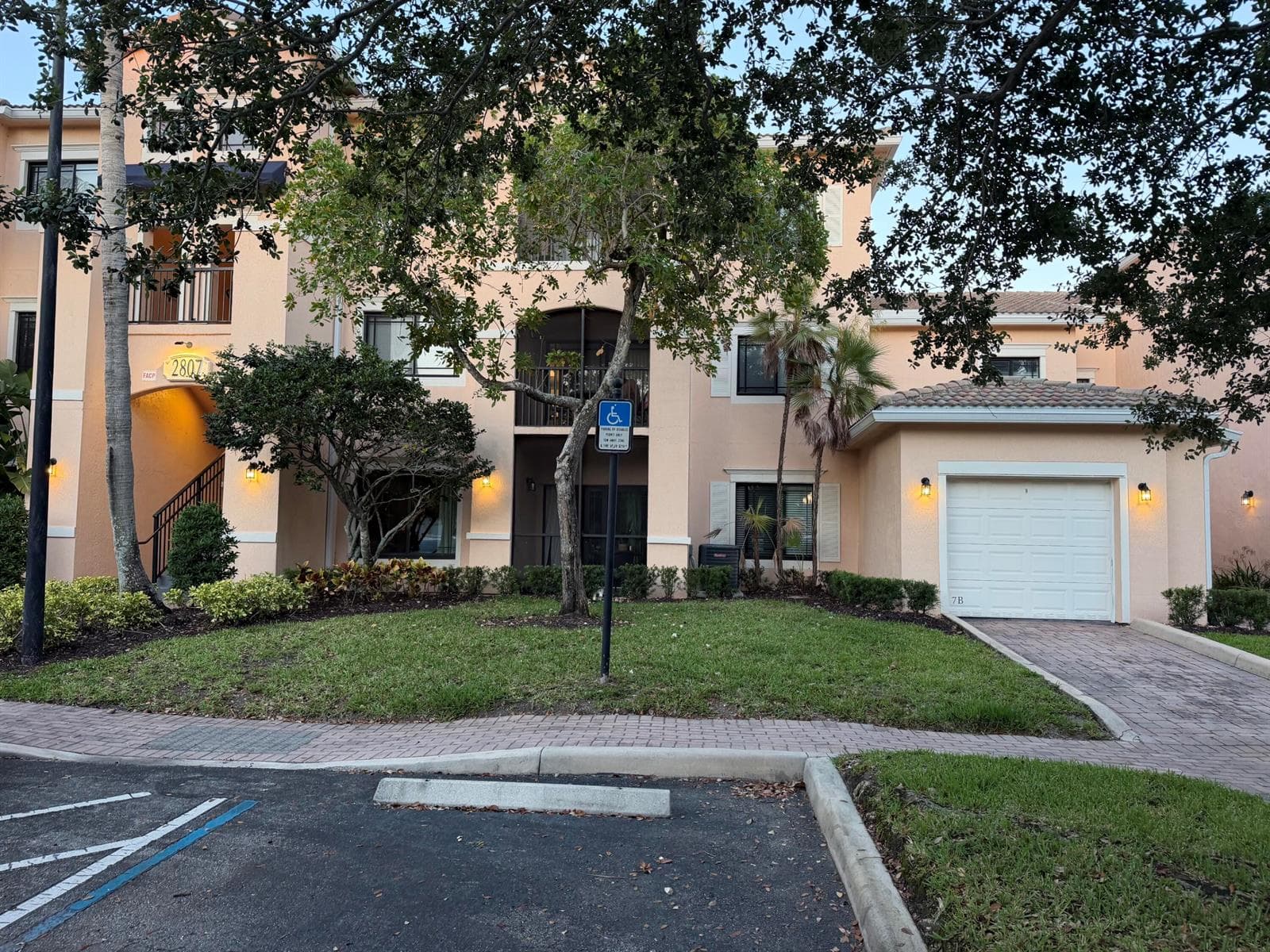 2807 Veronia Drive # 103, Palm Beach Gardens, FL 33410 photo 2