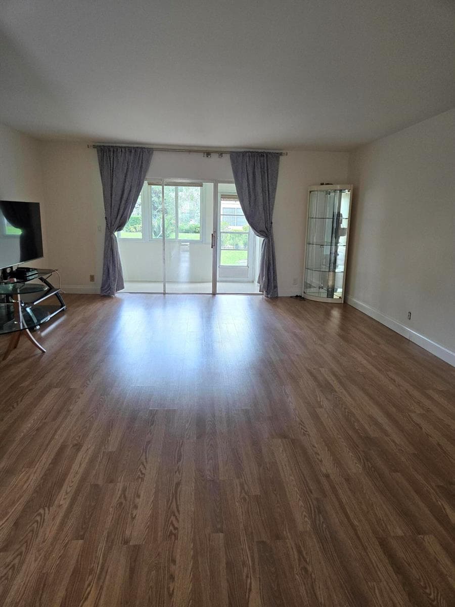 103 Oxford 400, West Palm Beach, FL 33417 photo 2