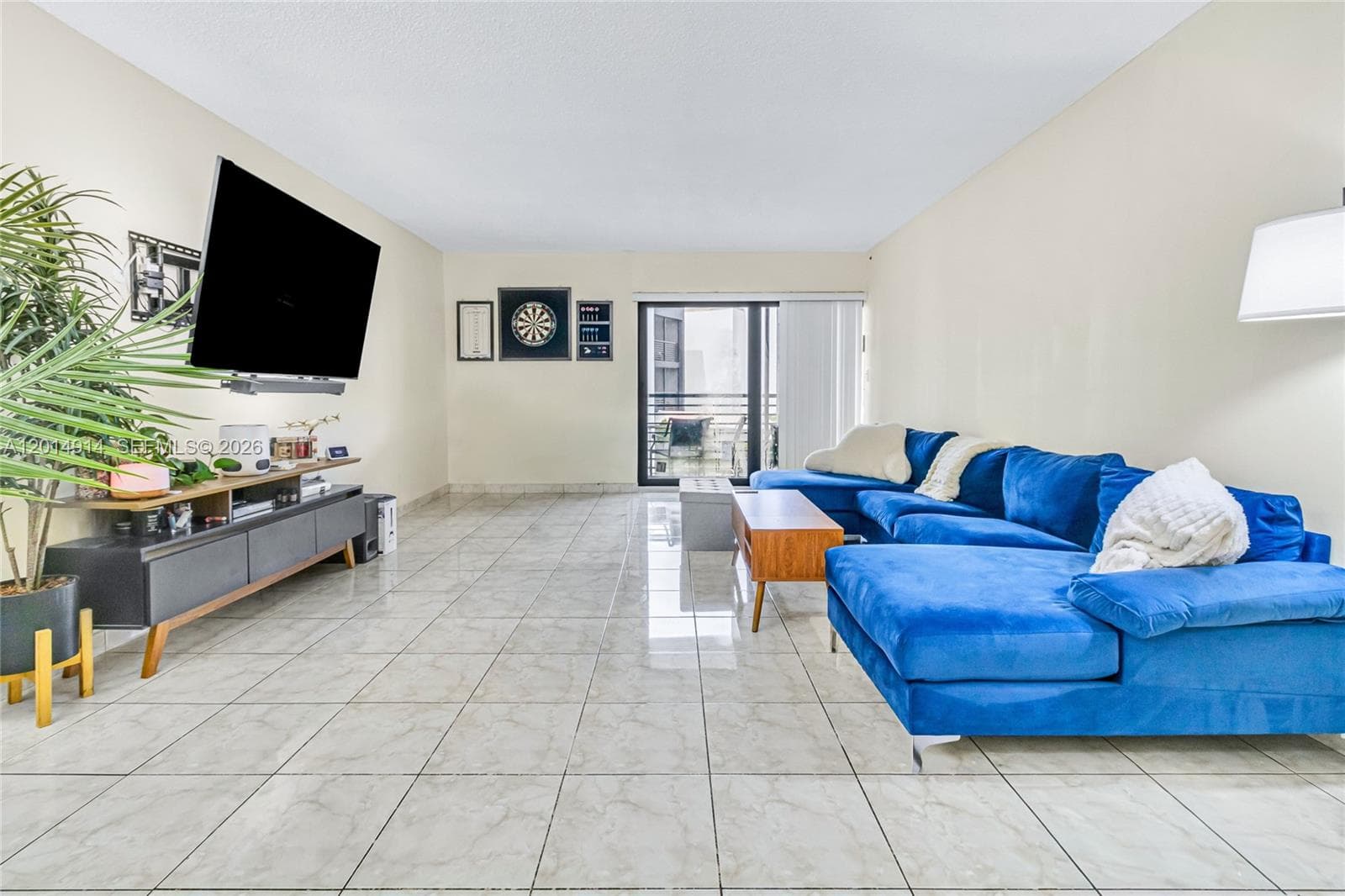 4040 N Hills Dr # 20, Hollywood, FL 33021