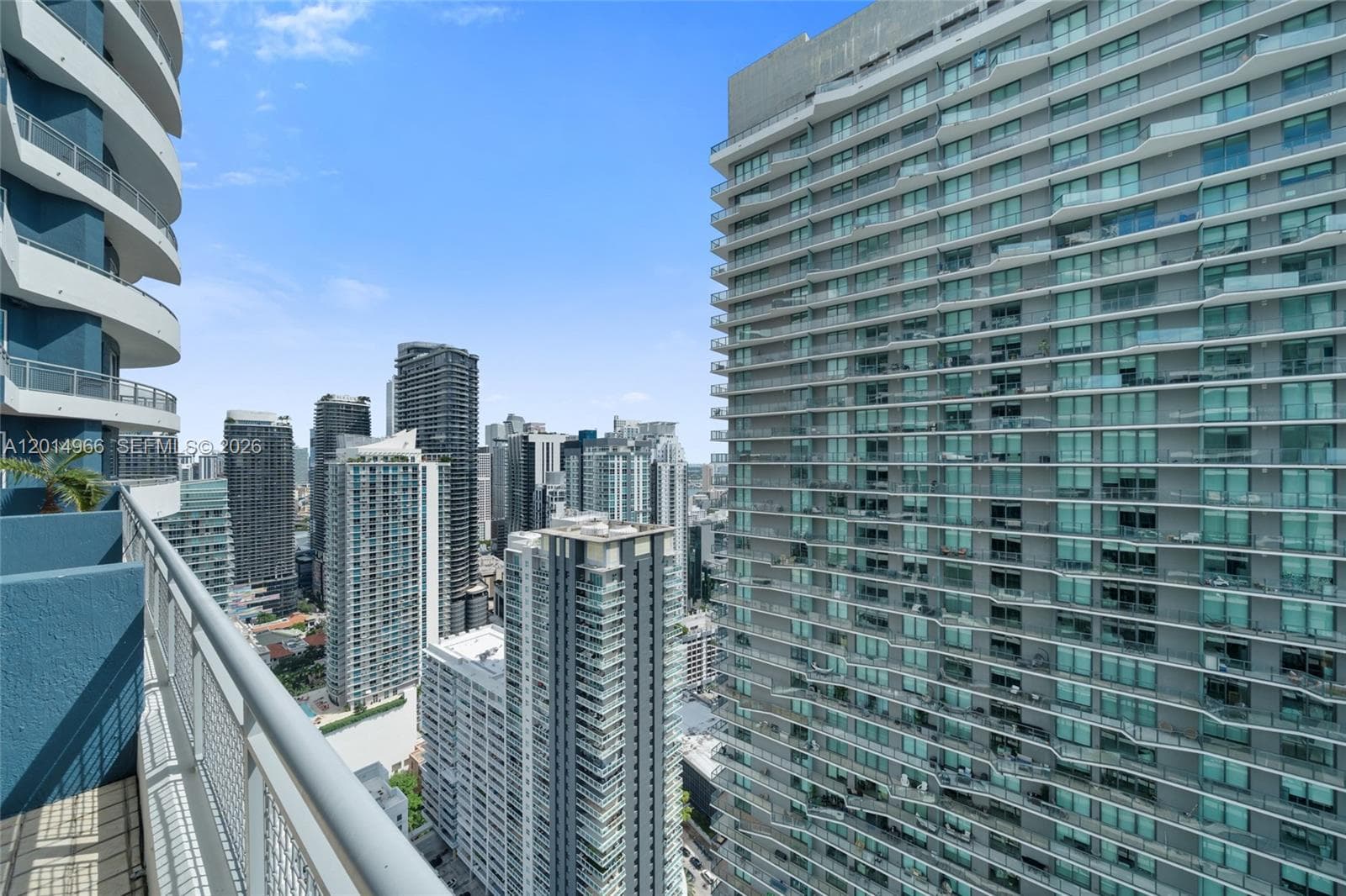 60 SW 13th St # 4008, Miami, FL 33130 photo 3